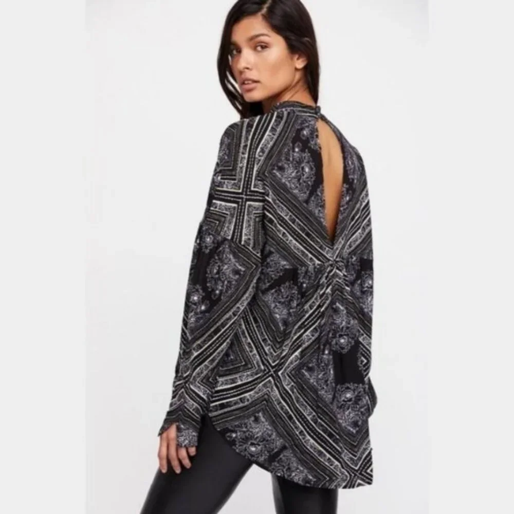 Free People Black Walking on a Dream Tunic Blouse Size S - Picture 2 of 14